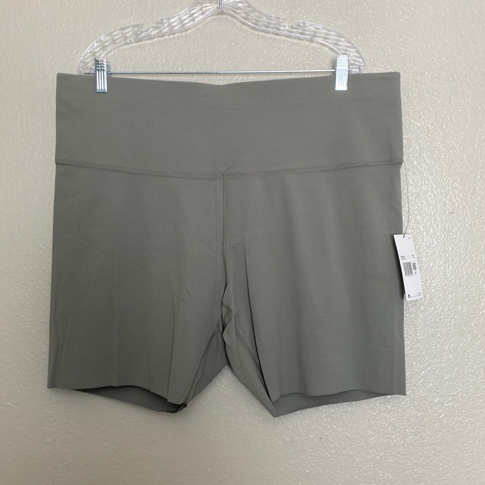 ‼️ONLY 1‼️ Nike Yoga High Rise Short Length Plus Size Short 3X